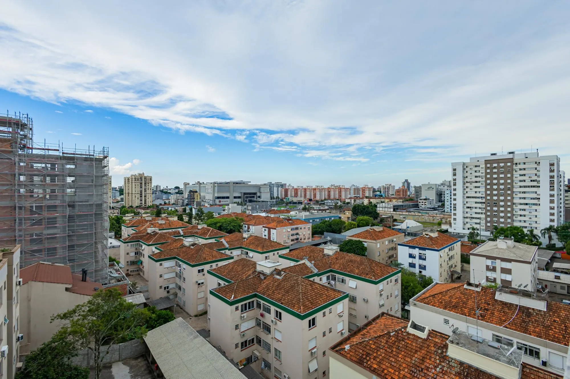 Imagem Colinas Garden Apartamento de 2 Dormitórios com Suíte e 2 Vagas no Bairro Passo d'Areia