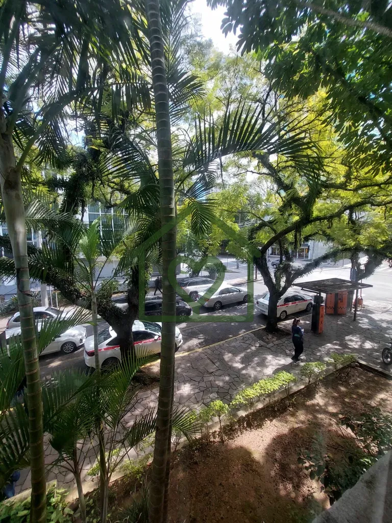 Imagem Sala comercial com 42,61 m2 de área privativa em localização privilegiada na esquina das Ruas Mos...