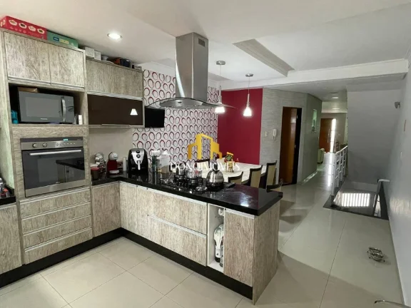 Imagem Excelente casa de 250 m² com acabamento moderno, lazer e localização estratégica