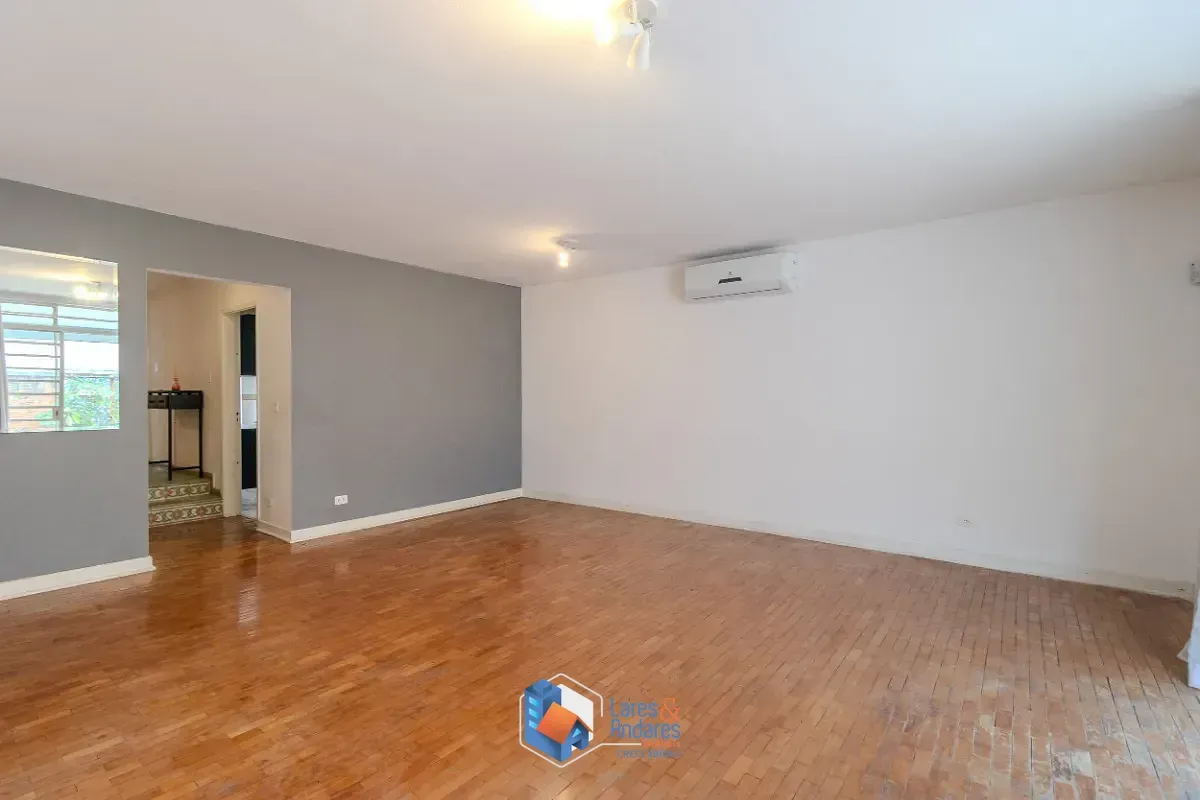Foto do imóvel Sobrado para venda em Campo Belo com 3 quartos, sendo 1 suíte, 150m² em Rua João Álvares Soares