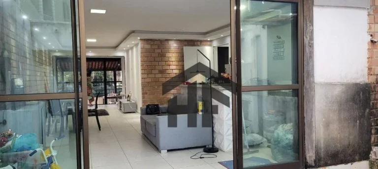 Imagem Casa de 5 quartos à venda, localizada na Encruzilhada - Recife/Pernambuco.