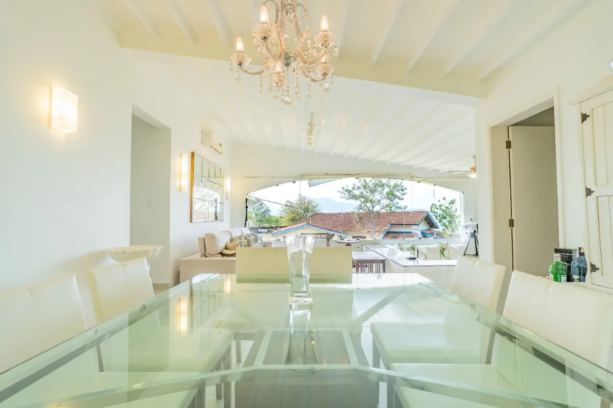 Imagem Casa em condomínio para venda com 3 quartos, sendo 1 suíte, 178m2