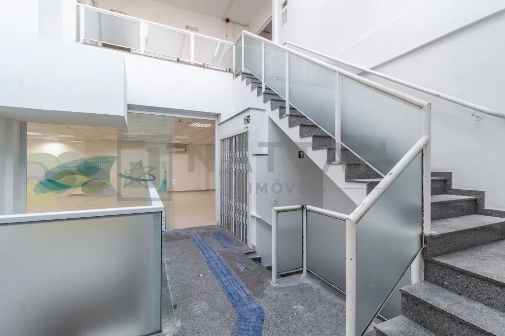Imagem Imóvel comercial à venda no Carrão, com 1.332 m² e 23 salas envidraçadas