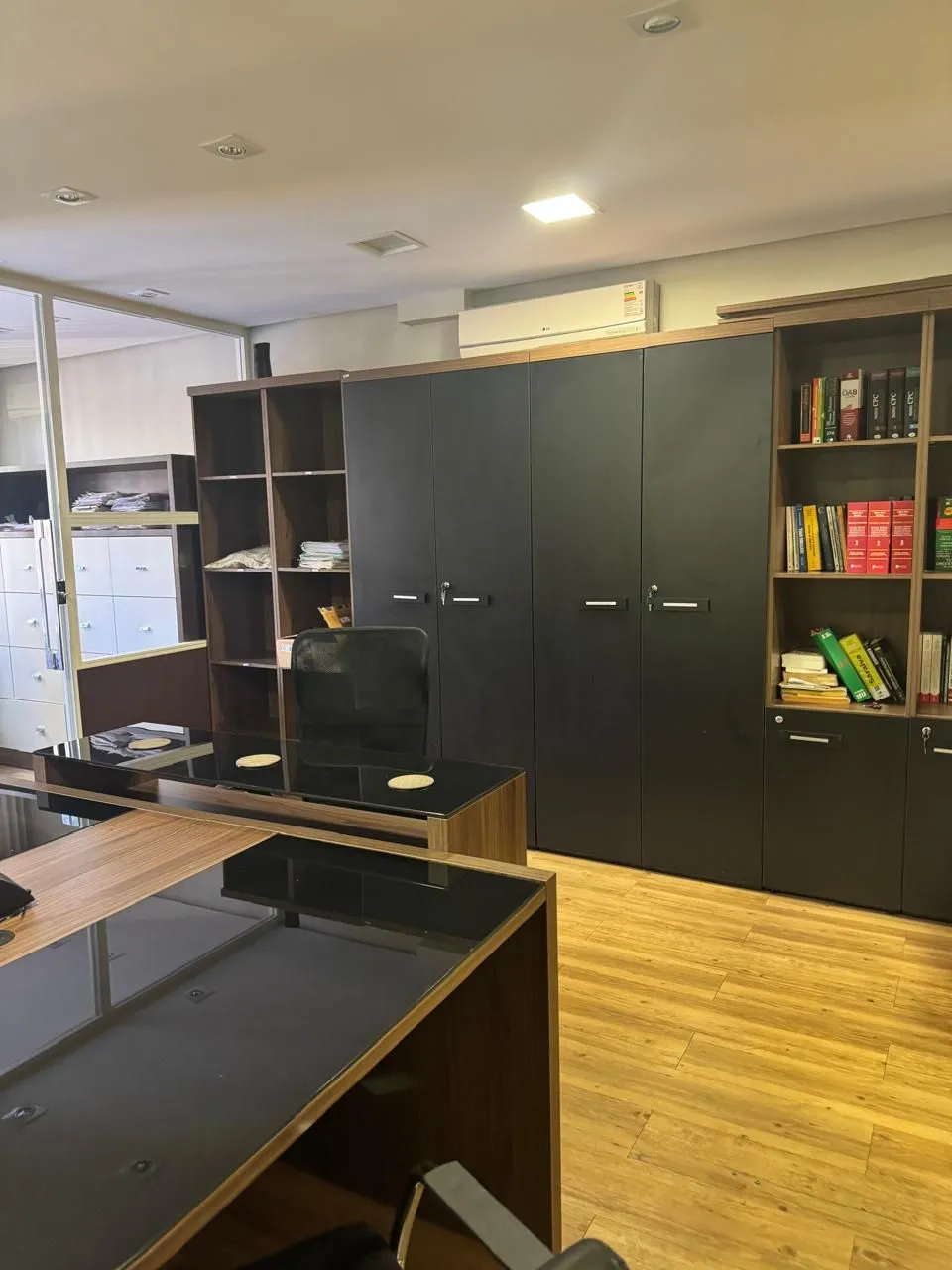 Imagem Sala comercial mobiliada com 42m² no bairro Praia de Belas DESOCUPADA