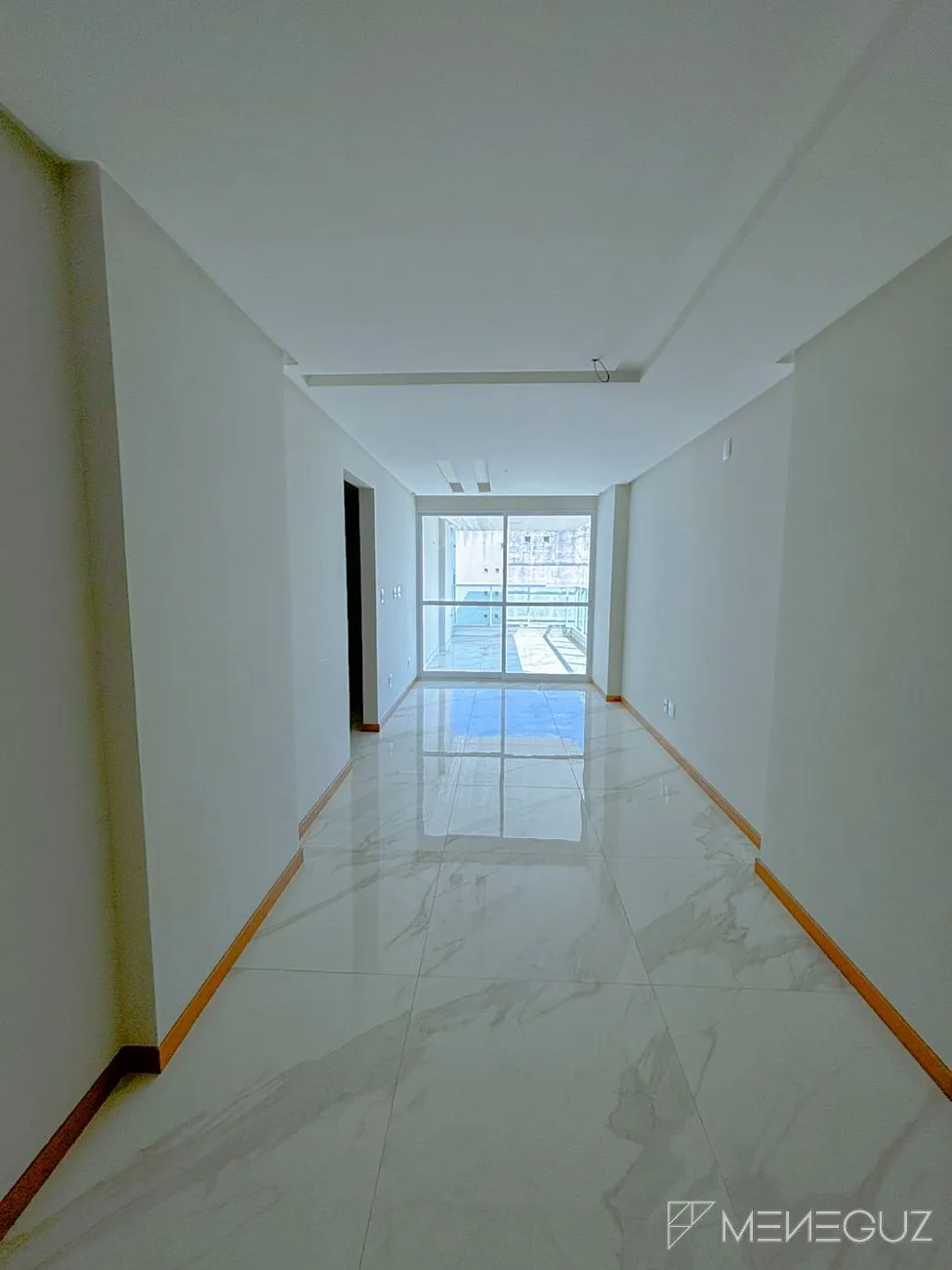 Imagem Vista para o Mar! Apartamento de 3 Quartos na Avenida Oceânica