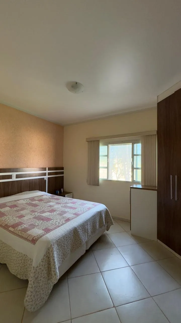 Imagem Imperdível casa de 5 quartos em condomínio no Estribo, Avaré-SP: 1 suíte, 1 sala, 4 banheiros, 4 vagas, 265m².