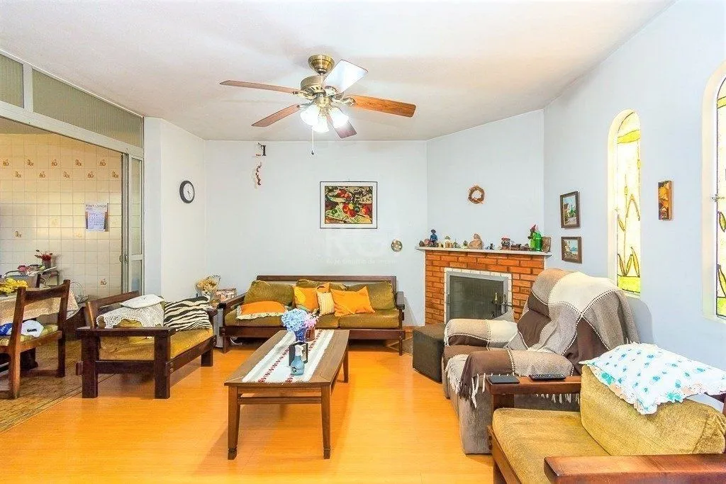 Imagem Casa de 424m² no Bairro Chácara Das Pedras