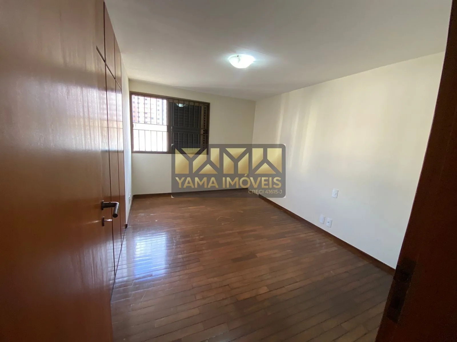 Imagem Edifício Araruama - Apartamento de 3 dormitórios (1 suíte) com 212 m² no 11º andar - Centro, Ribeirão Preto