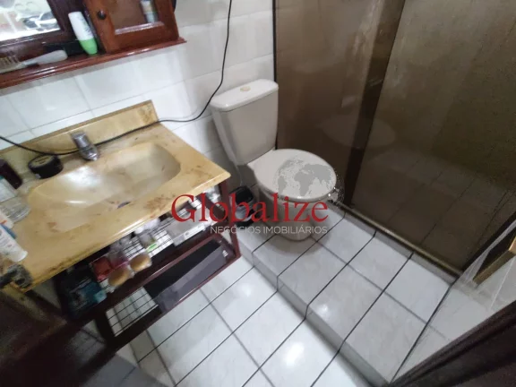 Imagem Casa Duplex com 4 suítes e uma delas com hidro-massagem, Piscina, Churrasqueira, Salão de Festas no Campo Grande em Santos (SP) por R$.1.500.000,00 !