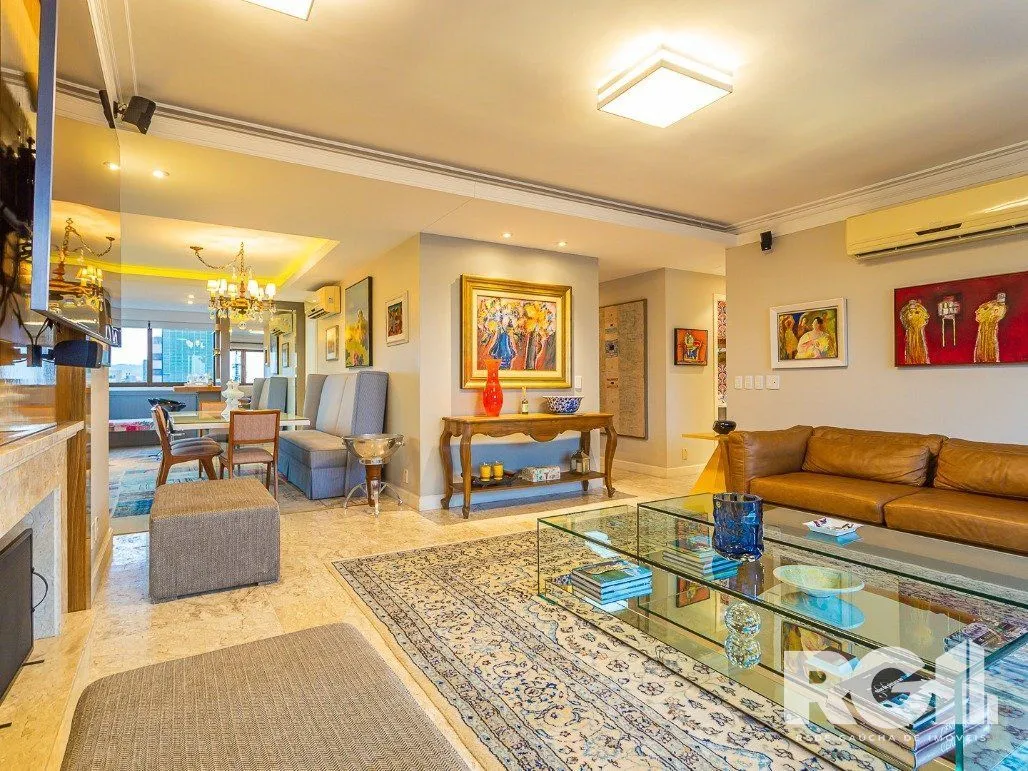 Imagem Apartamento semimobiliado, 167 m², 3 suítes e 3 vagas de garagem no bairro Bela Vista.