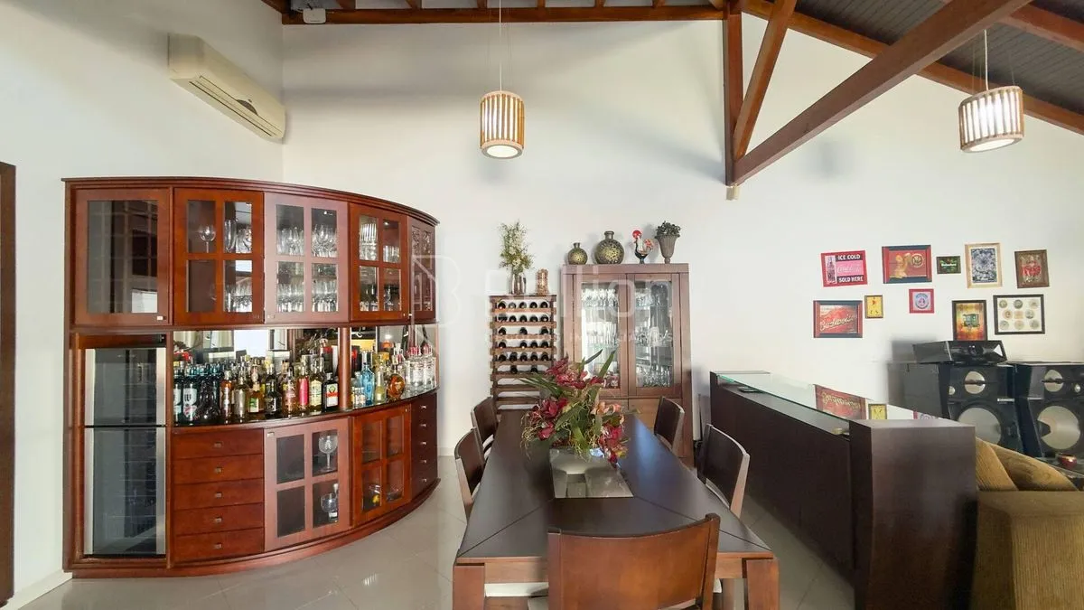 Imagem Uma casa que traduz alto padrão em cada detalhe.