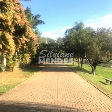 Imagem Excelente casa 280 m² com piscina no condomínio Vivendas do Lago