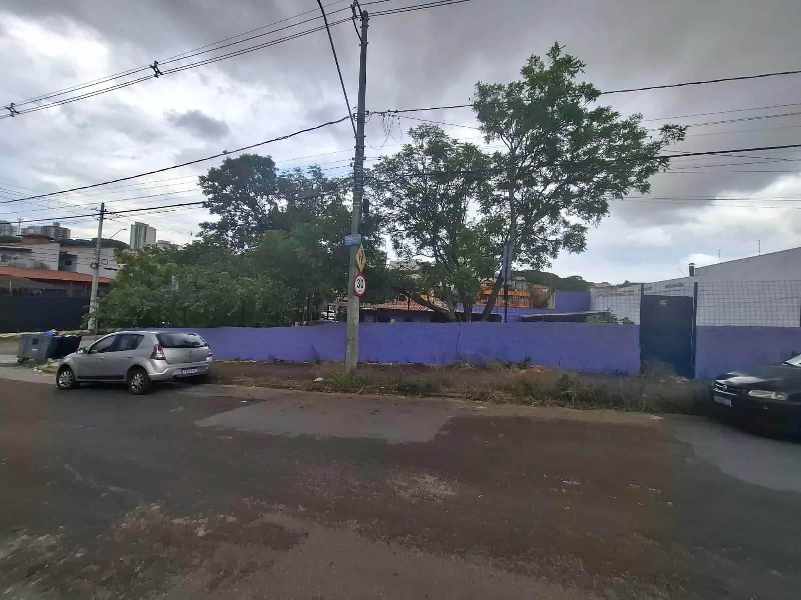 Imagem Terreno de esquino no Bairro Villa Trujillo Sorocaba