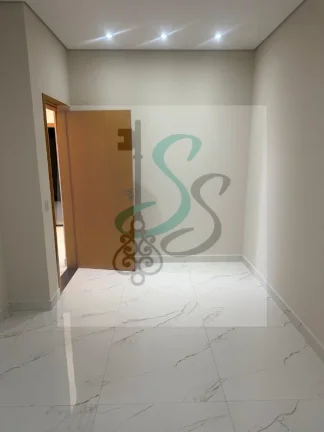 Imagem Residência moderna e espaçosa à venda em Campinas-SP, no bairro Residencial Parque da Fazenda. 3 quartos, 1 suíte, 2 banheiros, 4 vagas. Imperdível!
