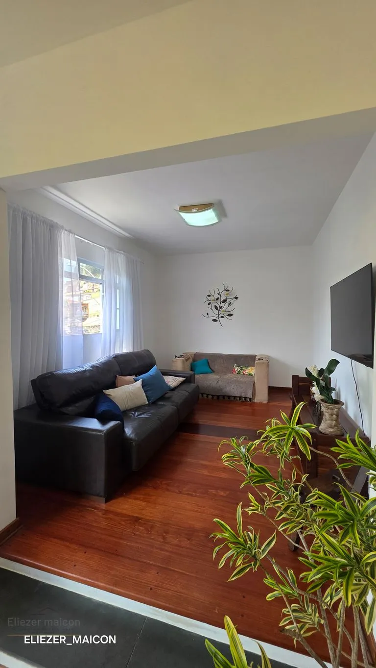 Imagem Casa a venda, aprox, 1 km do centro 3 quartos em Poços de Caldas MG
