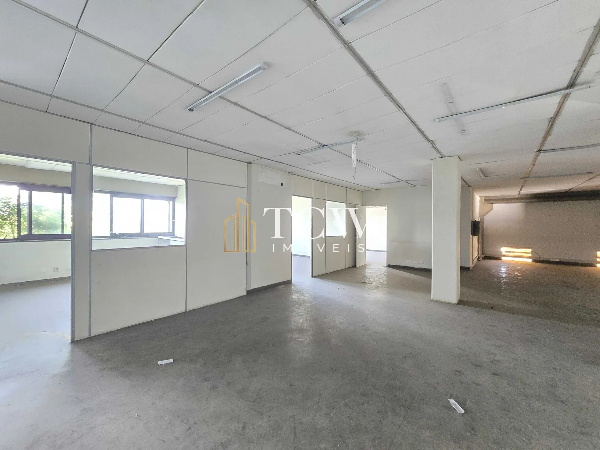Imagem Galpão Industrial à Venda em Guarulhos | 2.564 m² | Terreno 11.400 m² | ZAE-2