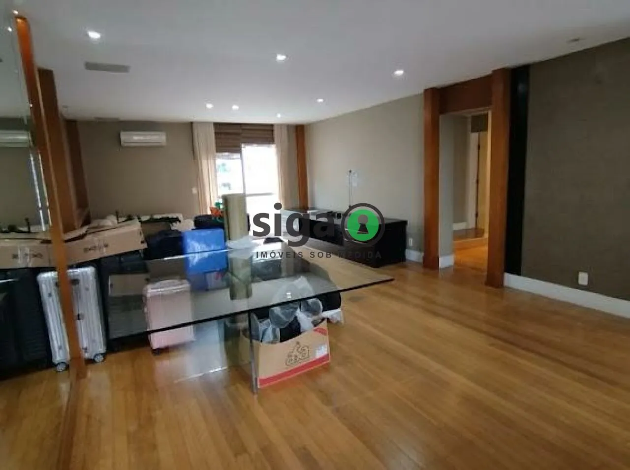 Imagem Apto para locação no bairro Cerqueira Cesar, com 2 suites, 2 vagas, para locação. SEMI MOBILIADO