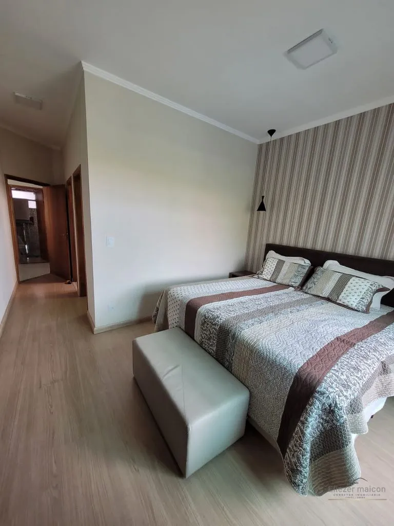 Imagem Casa à Venda com 3 quartos no bairro Caio Junqueira, Poços de Caldas - MG