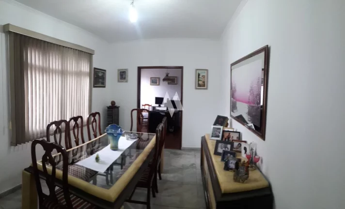 Imagem Casa à Venda no Centro de São Vicente– 307,73m², 4 Quartos, 1 Suíte, 4 Banheiros e Área de Festas