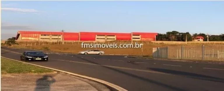 Imagem Galpão comercial para venda ou locação no bairro Éden, Sorocaba-SP: 1.700m², 2 banheiros, 10 vagas de garagem.