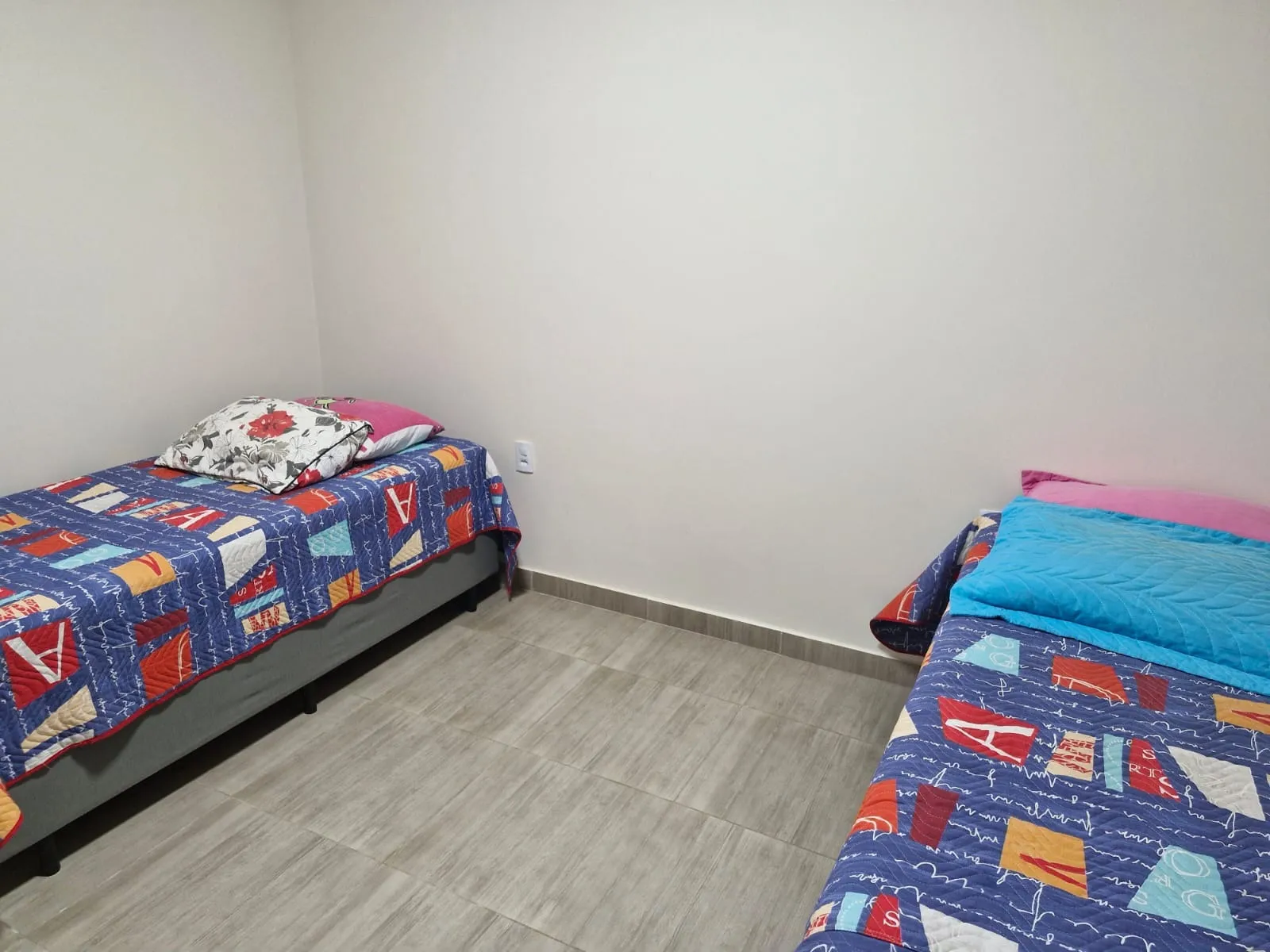 Imagem Linda chácara com 03 Suítes no Condomínio Residencial Village da Serra-Araçoiaba da Serra