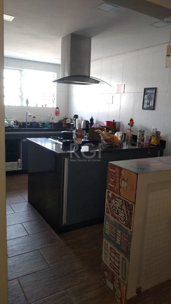 Imagem Casa para Venda - 254m², 3 dormitórios, 2 vagas - Sarandi