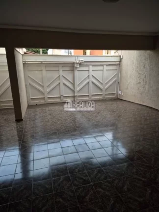 Imagem Casa à venda no Bairro Olinda, Uberaba com 6 dormitórios e suíte!