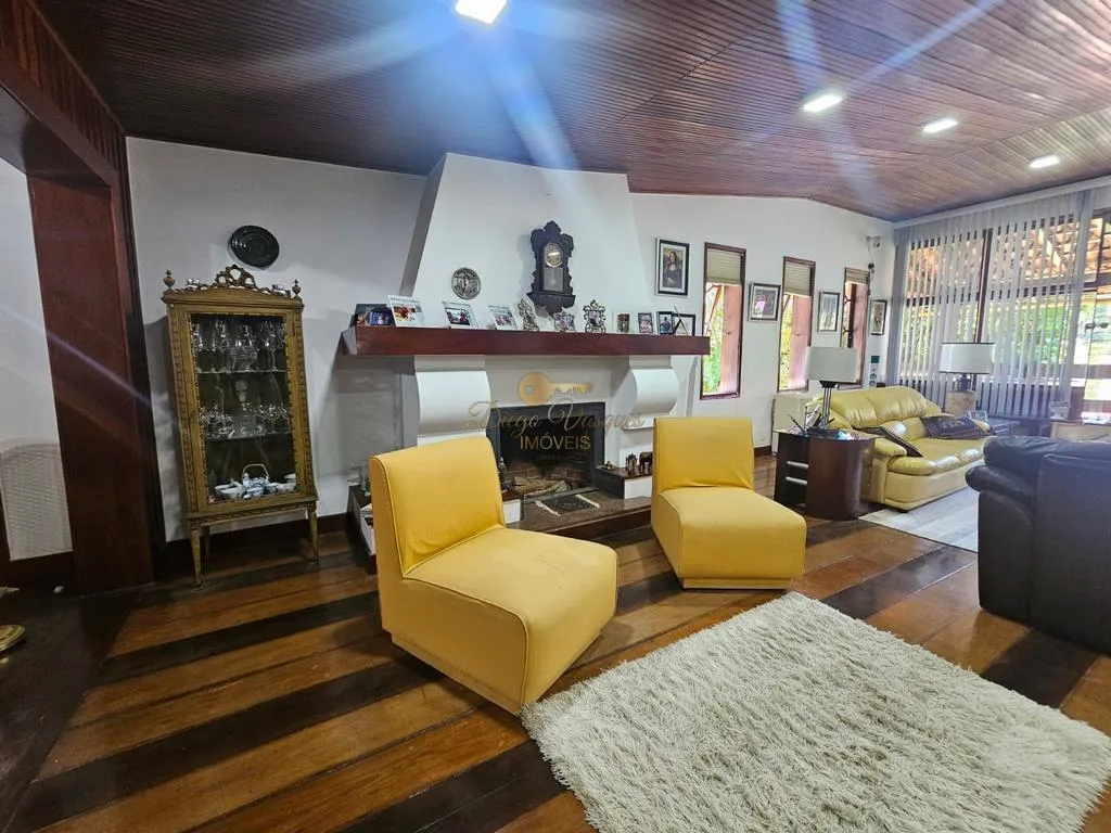 Imagem Casa em Condomínio para Venda em Teresópolis / RJ no bairro Parque do Imbui