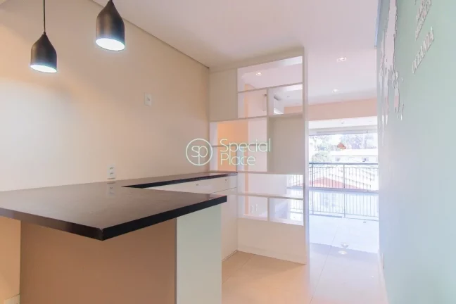 Imagem Apartamento com reforma impecável e com uma bela vista para o Campo de Marte!!! São 94m² de área...