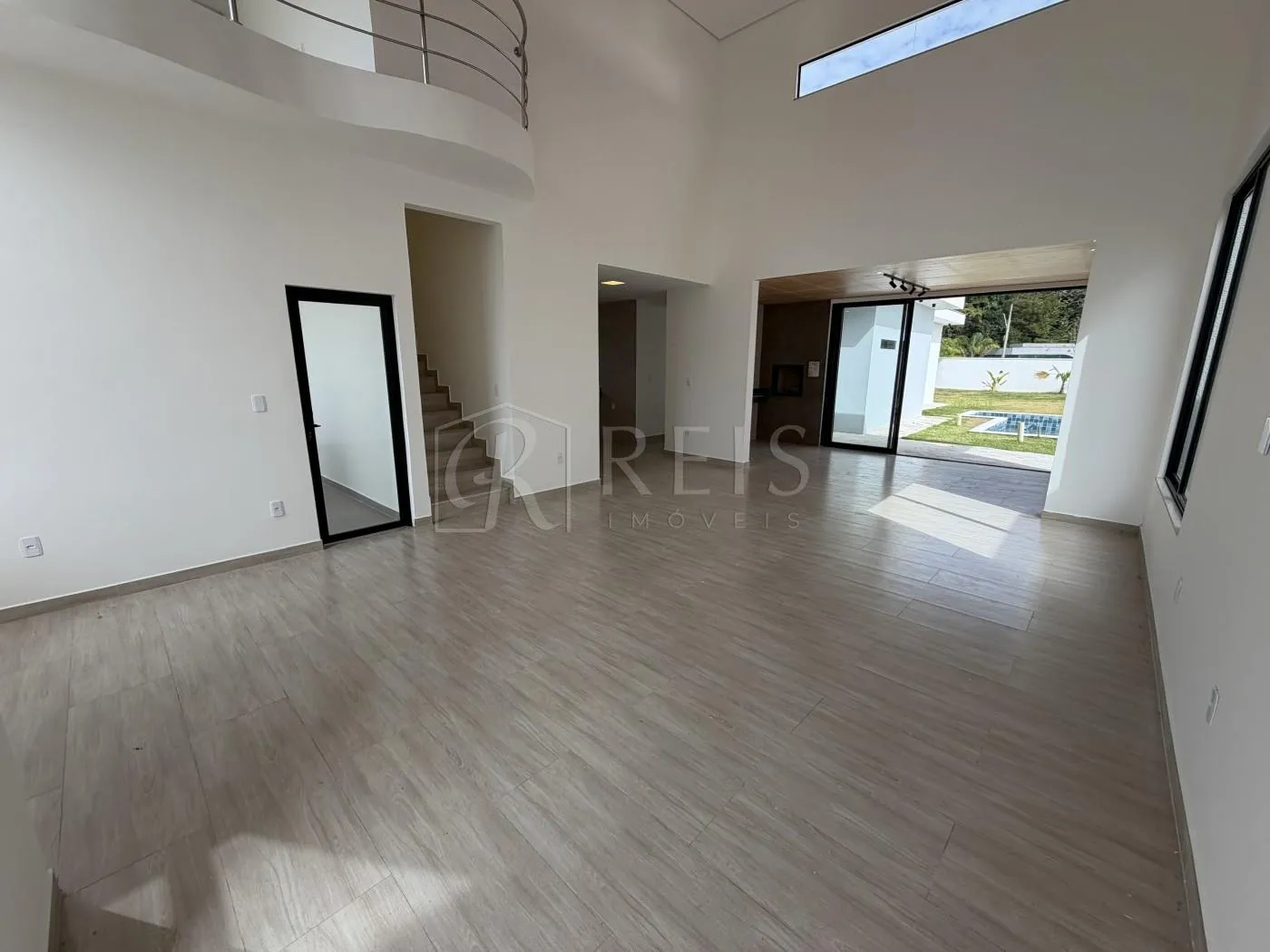 Imagem Casa para Venda em Rio das Ostras, Viverde, 4 dormitórios, 4 suítes, 5 banheiros, 4 vagas