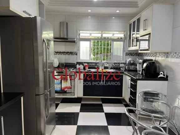 Imagem Casa sobreposta térrea à venda com 150m², 3 quartos, suíte, 2 vagas, piscina por R$1.100.000,00 em Santos