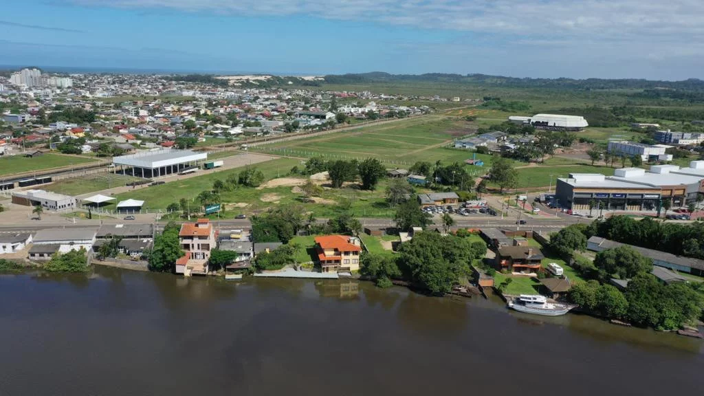 Imagem Terreno de 10.645m para venda em Torres próximo ao Parque do Balonismo