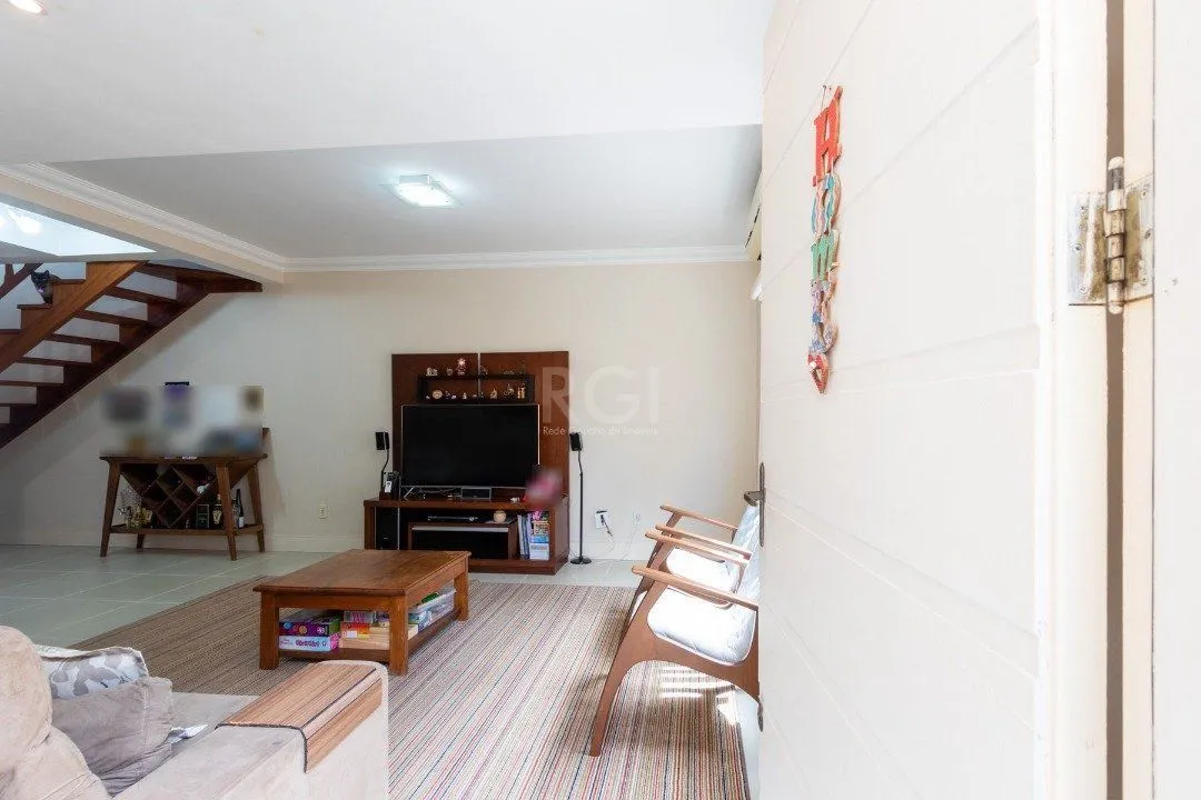 Imagem Casa Condominio para Venda - 102.9m², 3 dormitórios, sendo 1 suites, 2 vagas - Camaquã