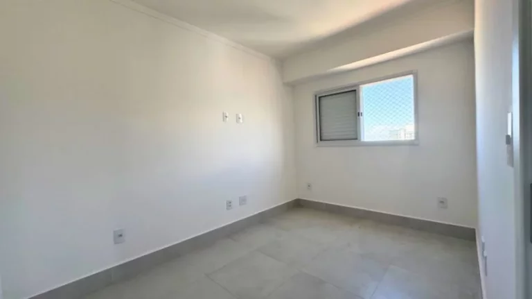 Imagem Conheça este apartamento de luxo com sacada envolvente e área de lazer completa, incluindo piscina, academia e espaço gourmet. O lar dos seus sonhos espera por você. Á venda na Imobiliaria Consulte Imoveis.