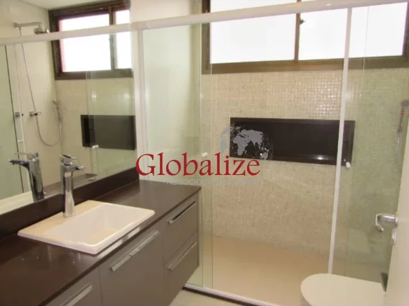 Imagem Apartamento à Venda com 110m², 2 quartos, 1 vaga demarcada e dependência por R$1.100.000,00 no Boqueirão em Santos