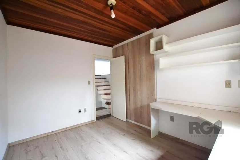 Imagem Casa de 200m² - 4 dormitórios, 4 vagas no bairro Espírito Santo