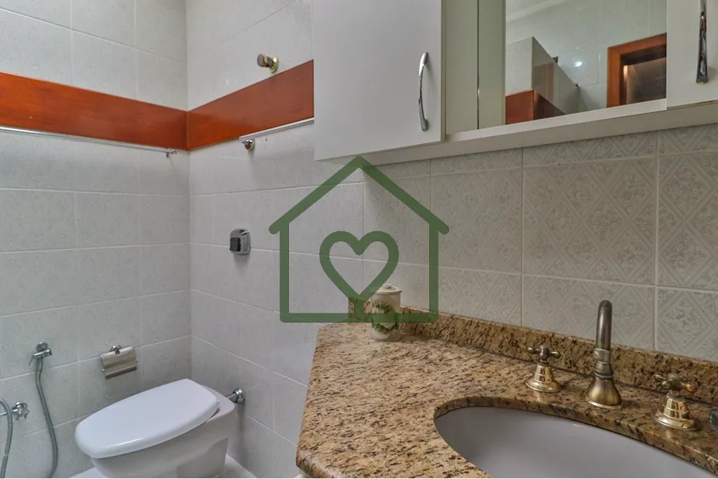 Imagem Casa de 325m2 de área privativa em terreno de 350m2 no bairro Jardim Lindóia, distribuída em dois...