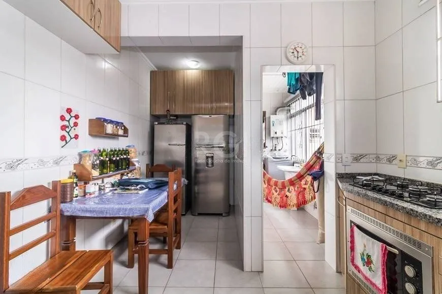 Imagem Apartamento 100m² no bairro Farroupilha - semi mobiliado, 3 dormitórios, 1 suíte e 1 vaga