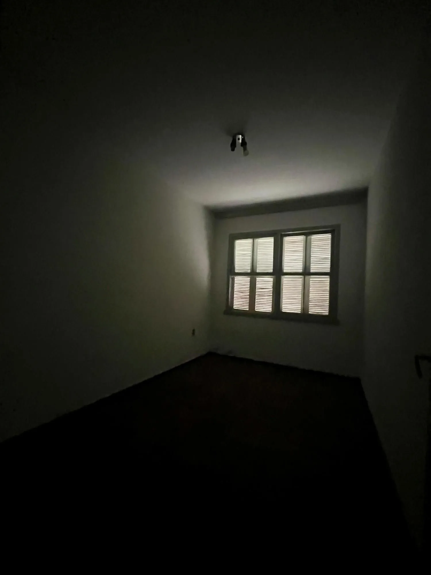 Imagem APARTAMENTO TERREO À VENDA - MENINO DEUS