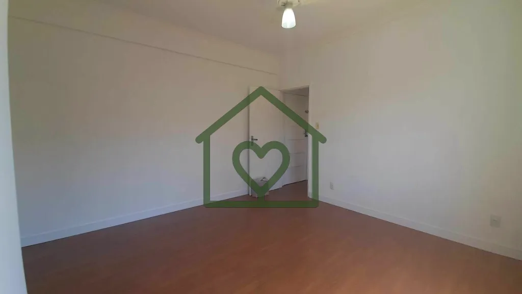 Imagem Apartamento de um dormitório à venda ou para alugar em Porto Alegre, com cozinha americana equipad...
