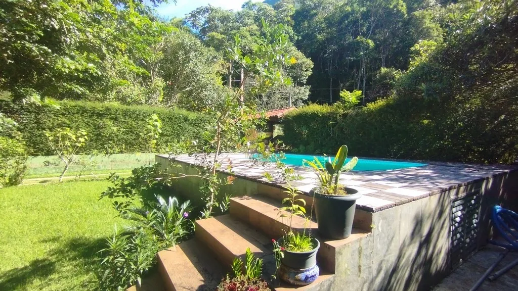 Imagem Casa em Condomínio para Venda em Teresópolis / RJ no bairro Três Córregos