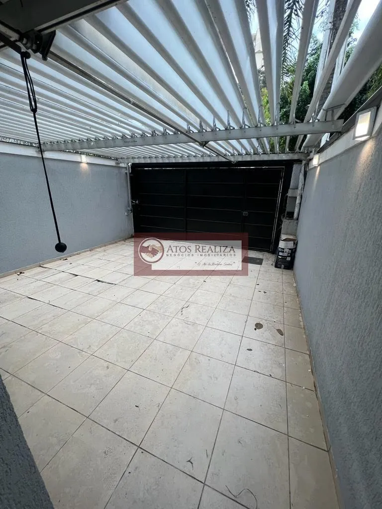 Imagem Vendo SUPER Oportunidades na vila Mariana. Casa 225m2, com 3 suítes, 6 Banheiros, 2 vagas, dependência de empregada, corredores nas laterais. OPORTUNIDADE.