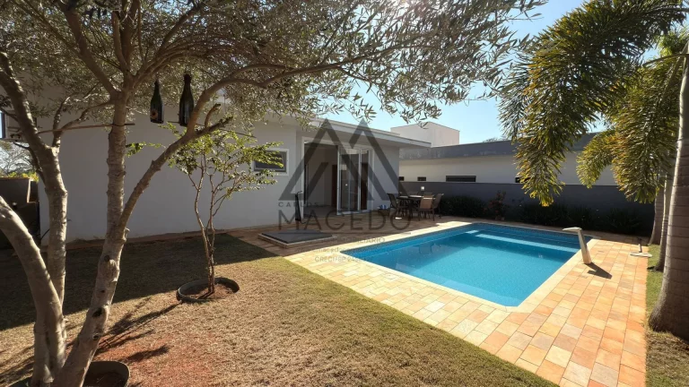 Imagem Casa Térrea com 3 suítes e Mobiliada - Ninho Verde 1
