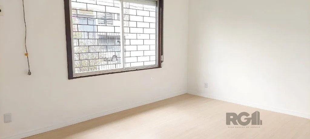 Imagem Casa com 3 dormitórios no bairro Sarandi