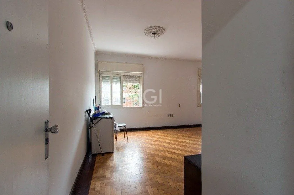 Imagem Apartamento para Venda - 101m², 3 dormitórios, 1 vaga - Menino Deus