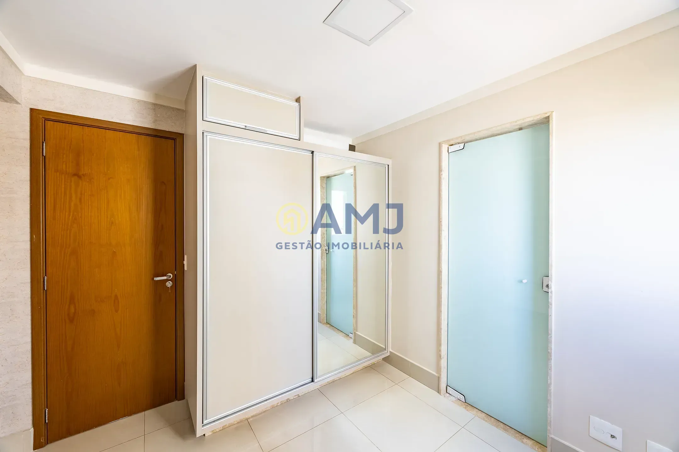 Imagem Apartamento à venda 3 Suítes - Palco Vaca Brava