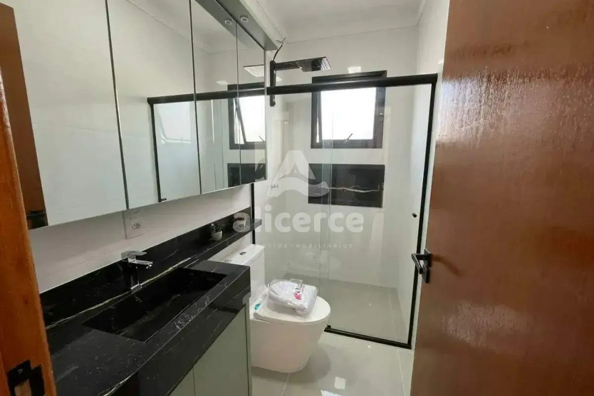 Imagem Casa à venda - 3 Dormitórios I 1 suíte I 180m² I Vaga de garagem - em Potecas, São José/SC