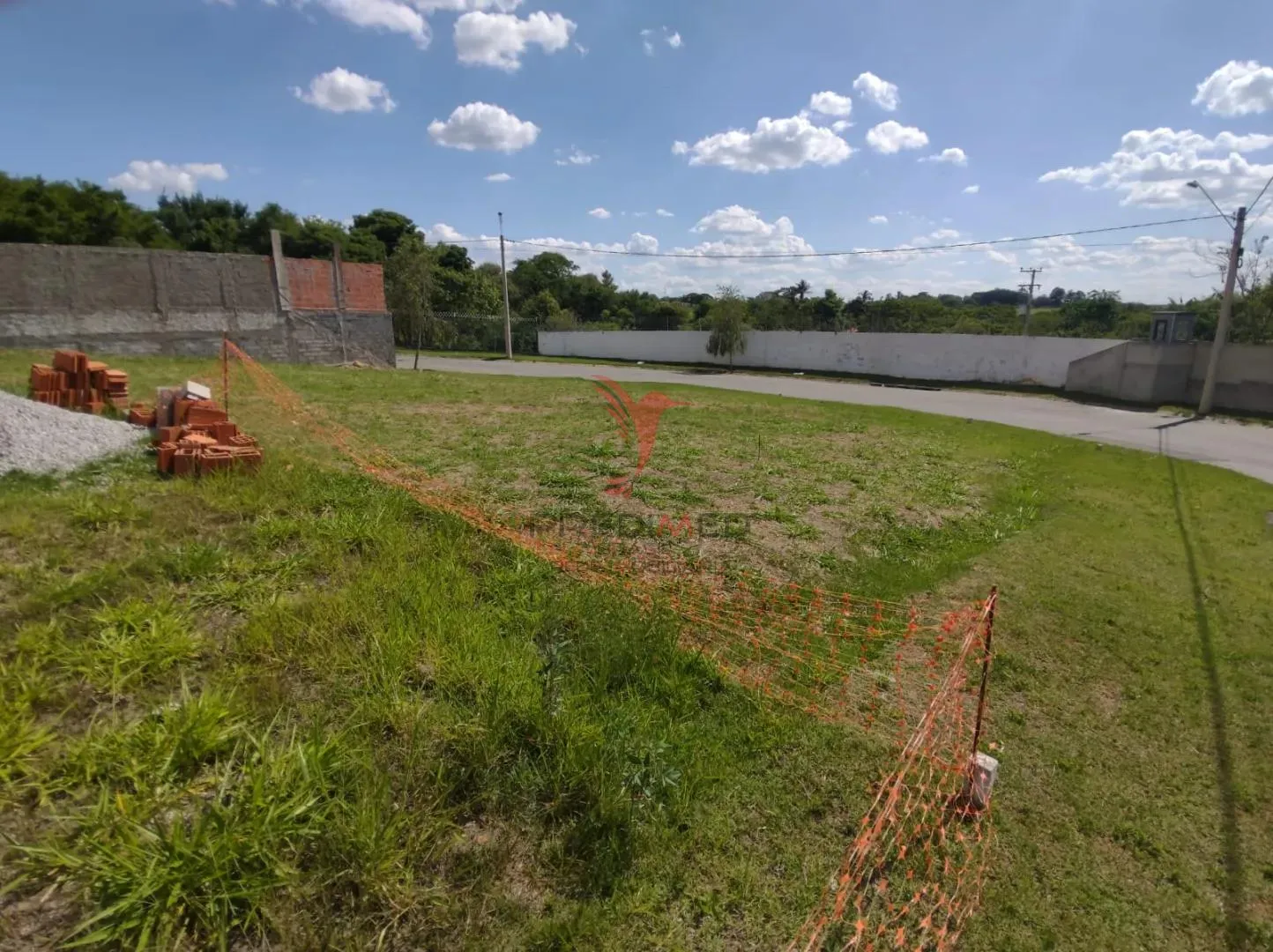 Imagem Lote plano, de esquina, a venda no Condominio Garden Ville em Itu