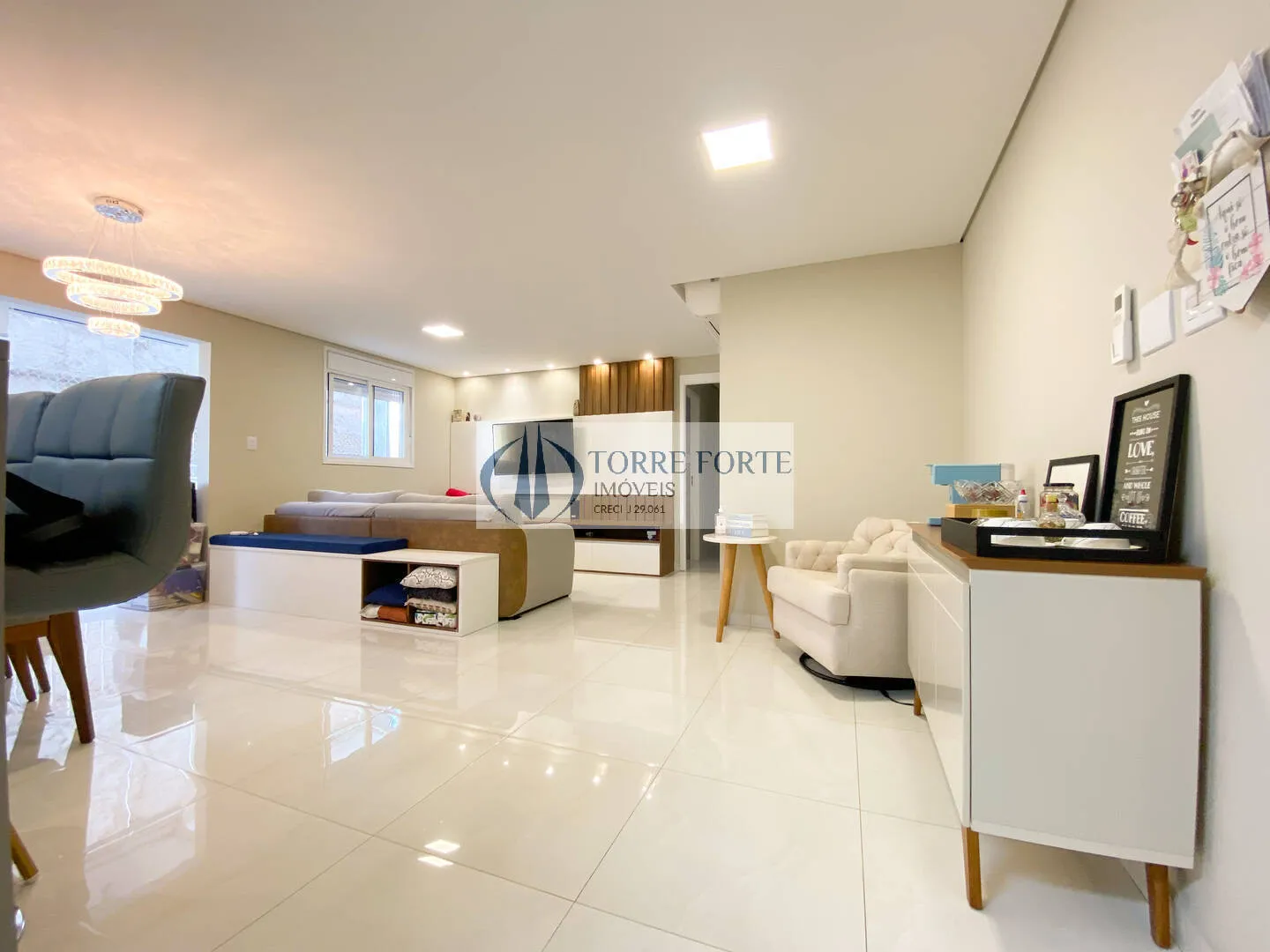 Imagem Ótimo apartamento com 85 m² 2 dormitórios sendo 1 suíte 2 vagas de garagem