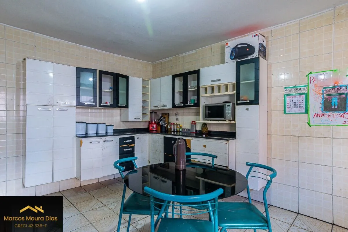 Imagem Casa no Jardim Esmeralda, 3 vagas de garagem, 4 quartos e Churrasqueira- região Rio Pequeno